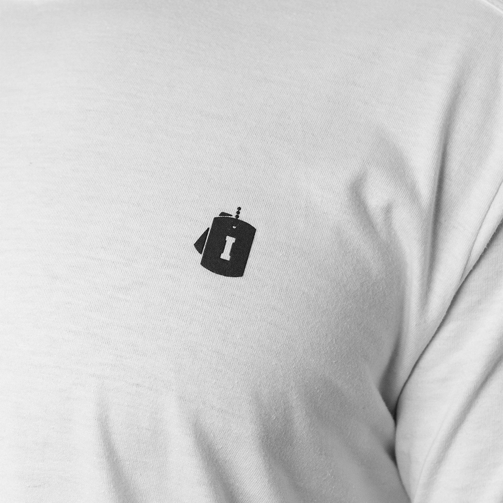 Camiseta Invictus - T-shirt B�sica