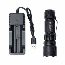 Lanterna T�tica Invictus - Corvus U2 - 300 Lumens - Bateria Recarregavel